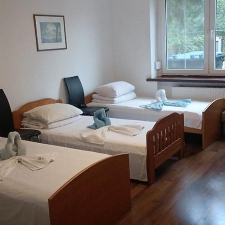 Ночлеги - Hostel Tarnowo Podgorne Bagian luar foto